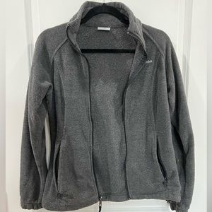 Columbia zippered fleece dark grey jacket. Size small with pockets